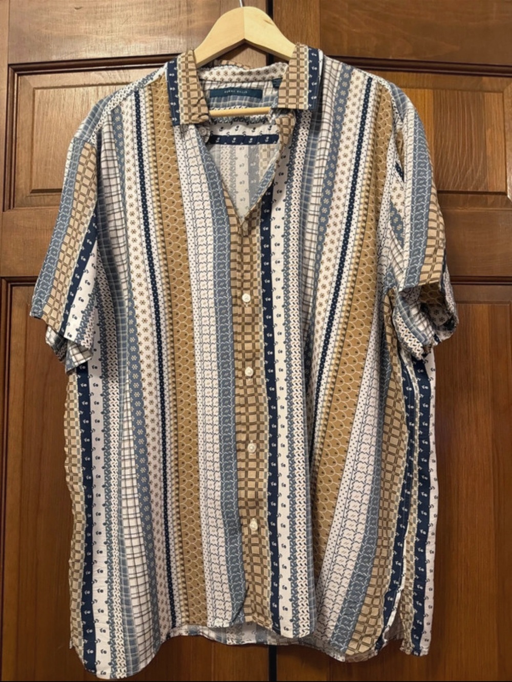 Perry Ellis Short-Sleeve Button-Down Shirt in Blue, Tan & White